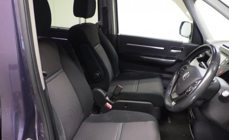 HONDA STEPWGN 7seats 2015