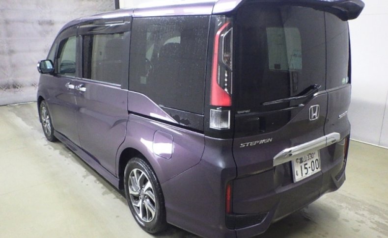 HONDA STEPWGN 7seats 2015
