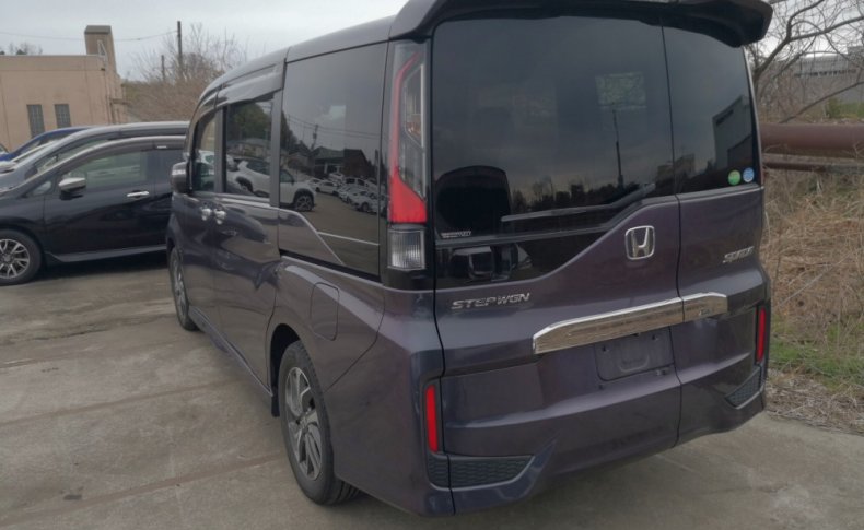 HONDA STEPWGN 7seats 2015