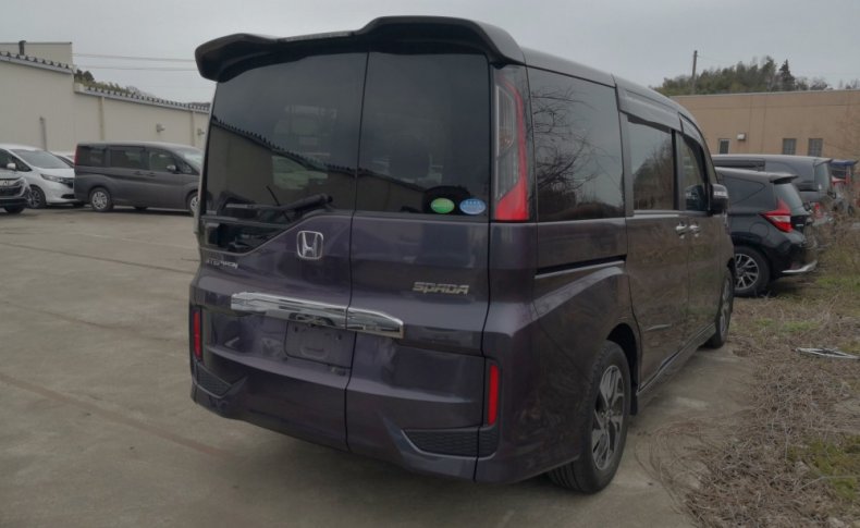 HONDA STEPWGN 7seats 2015