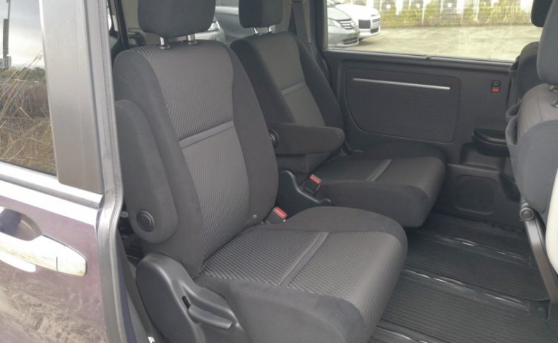 HONDA STEPWGN 7seats 2015