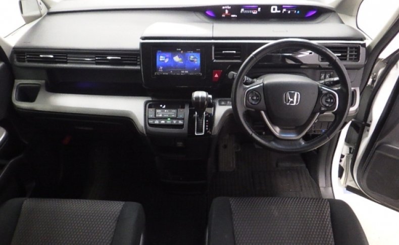 HONDA STEPWGN 8seats 2015