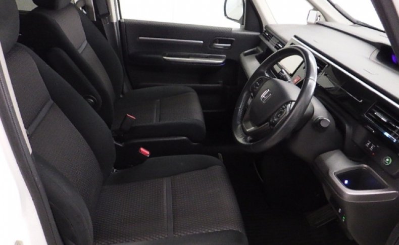 HONDA STEPWGN 8seats 2015