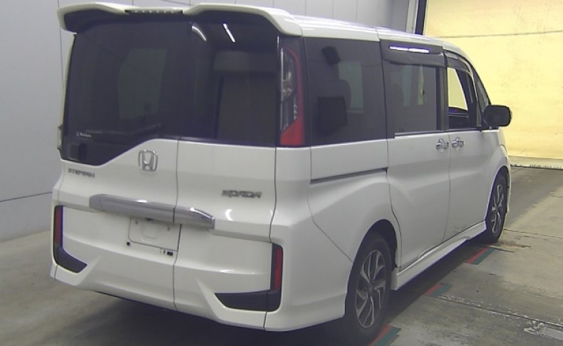 HONDA STEPWGN 8seats 2015