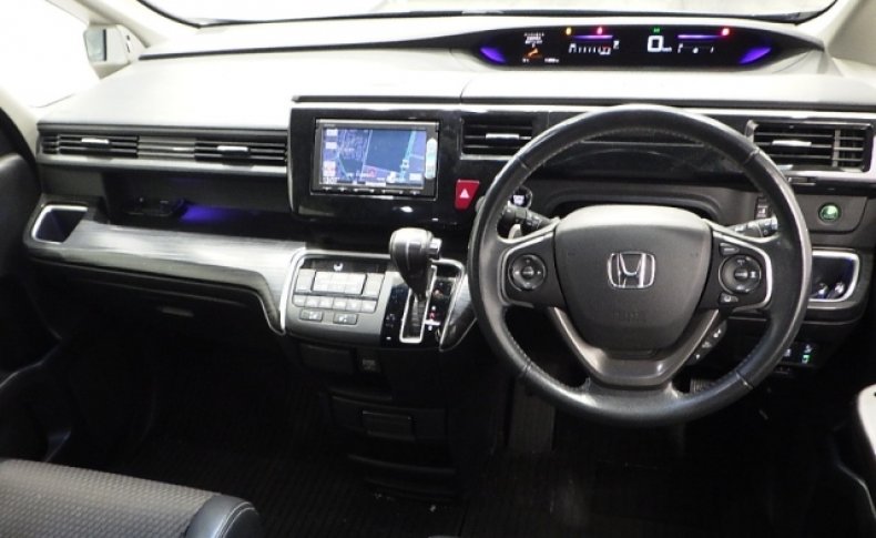 HONDA STEPWGN Cool Spirit 2016