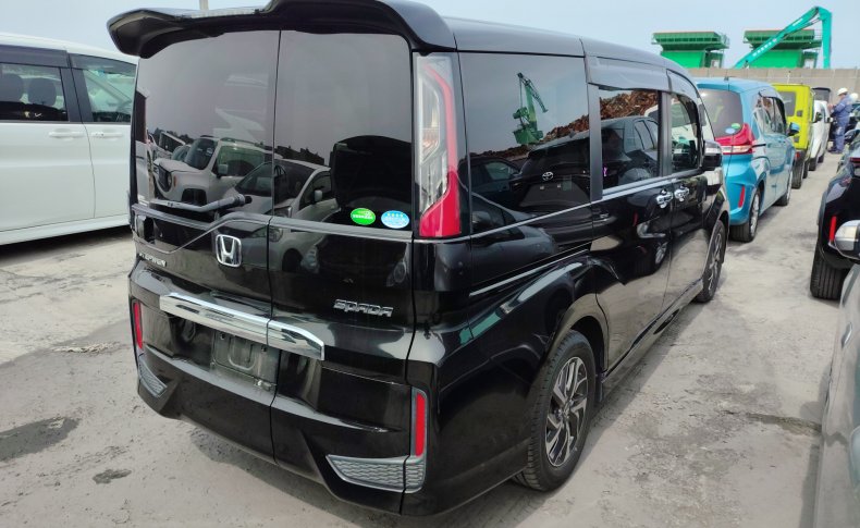HONDA STEPWGN 8seats 2015