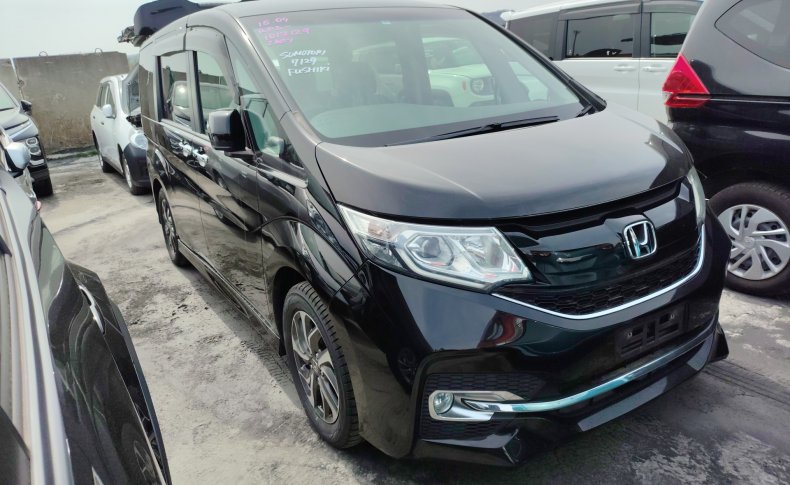 HONDA STEPWGN 8seats 2015