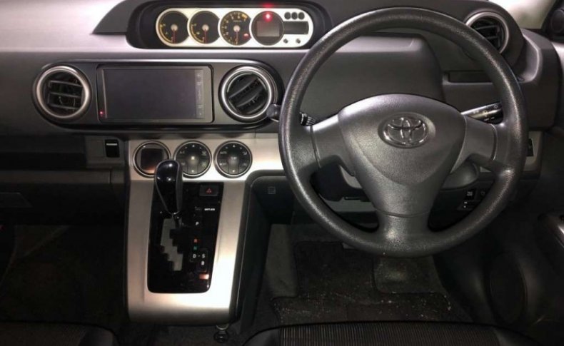 TOYOTA COROLLA RUMION 1.5 2012