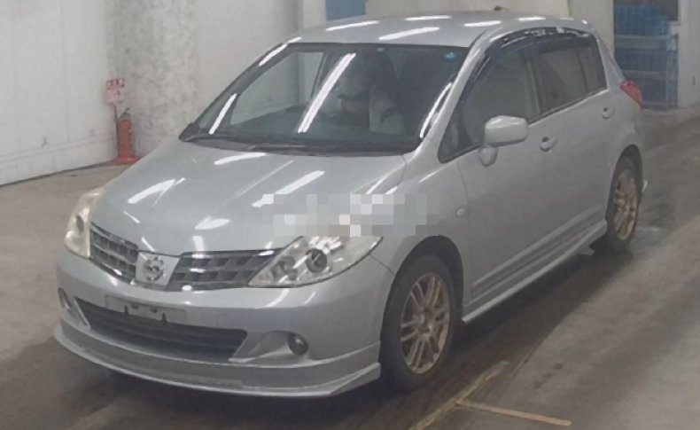 NISSAN TIIDA  2011