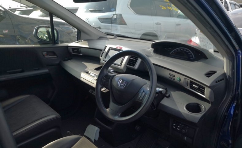 HONDA FREED G Premium Edition 2015