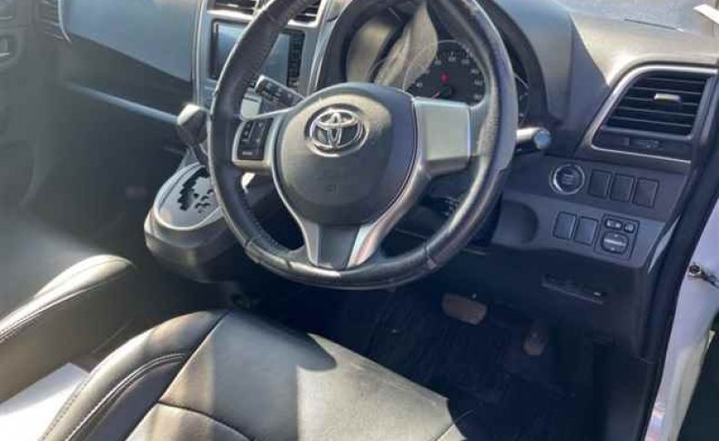 TOYOTA RACTIS G 2010