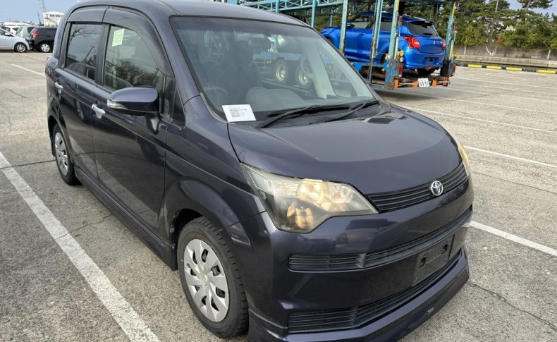 TOYOTA SPADE F 2013