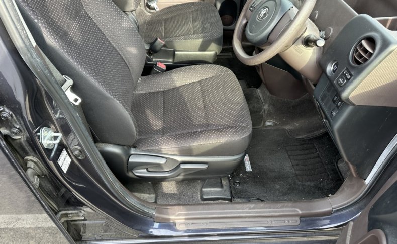 TOYOTA SPADE F 2013