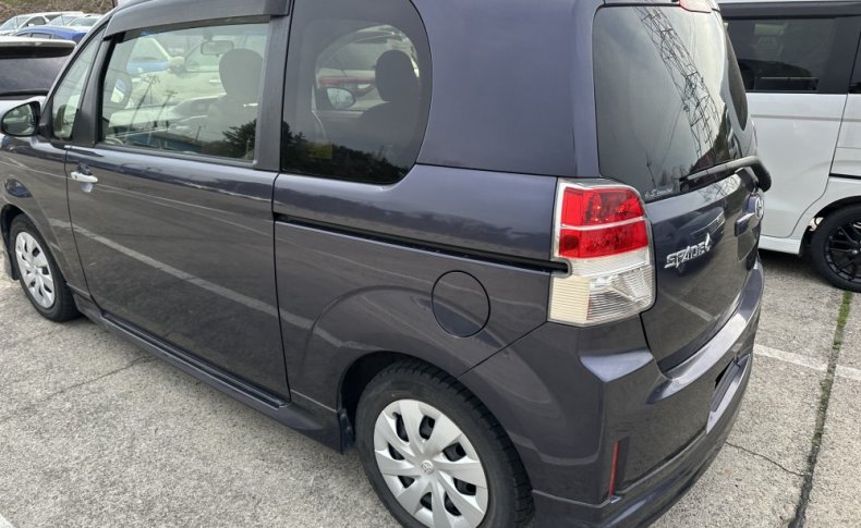 TOYOTA SPADE F 2013