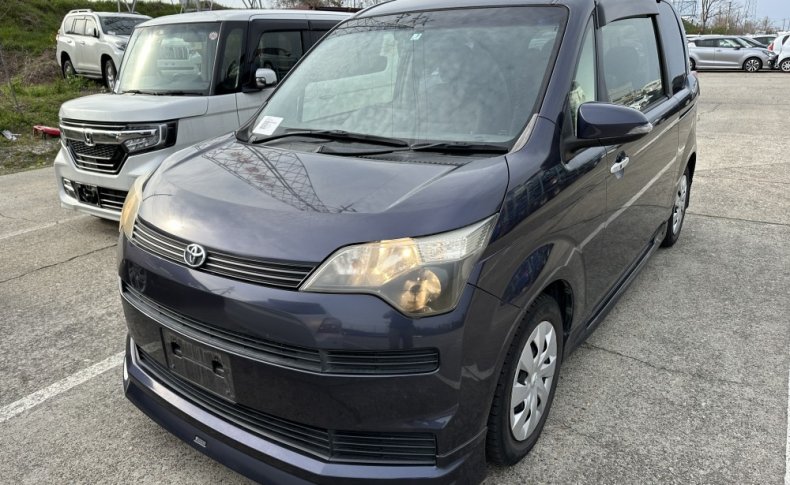 TOYOTA SPADE F 2013