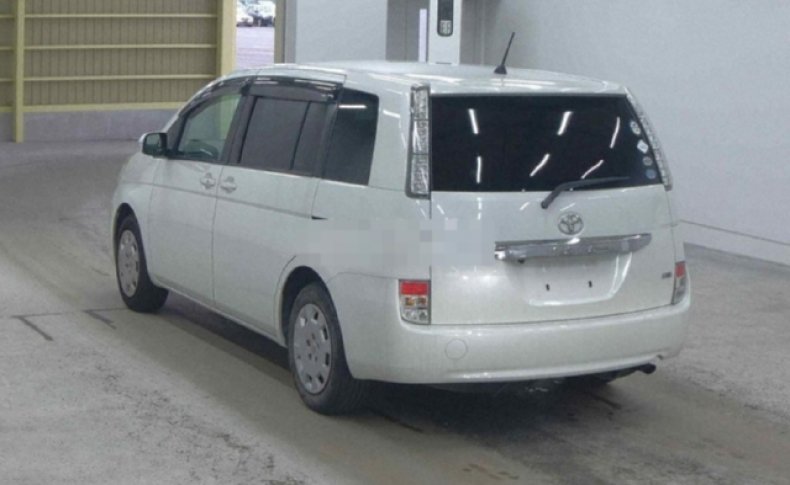TOYOTA ISIS G 2011