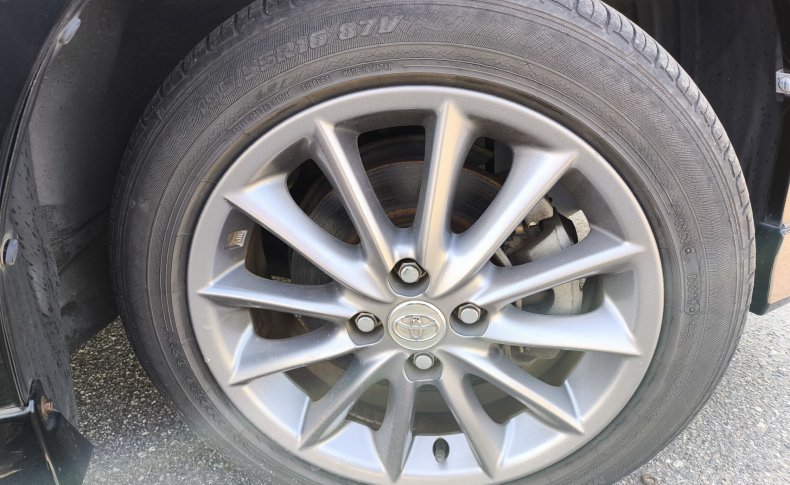 TOYOTA COROLLA FIELDER X202 2011
