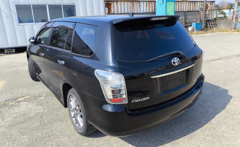 TOYOTA COROLLA FIELDER X202 2011