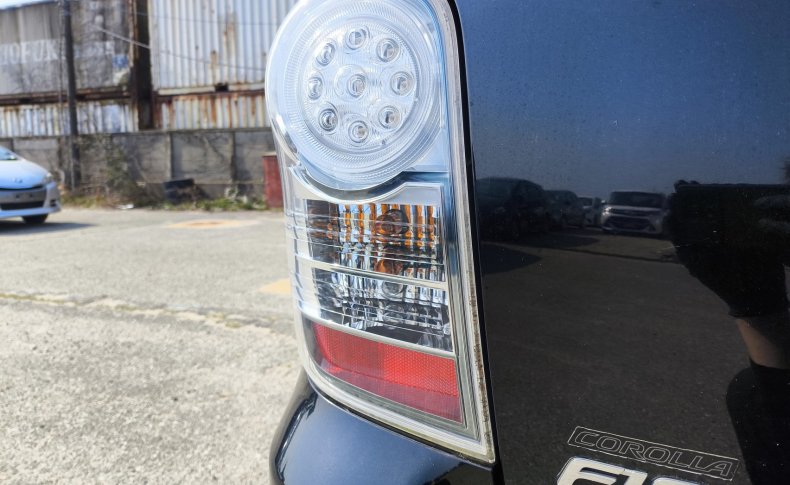 TOYOTA COROLLA FIELDER X202 2011