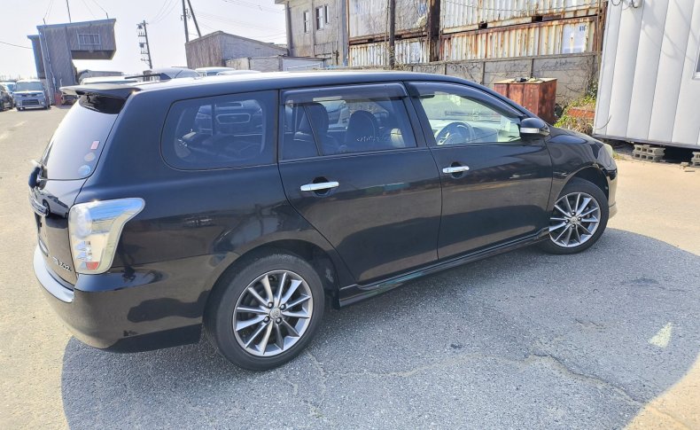 TOYOTA COROLLA FIELDER X202 2011