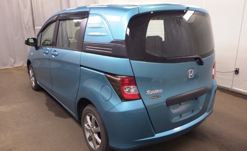 HONDA FREED SPIKE 4WD C 2010
