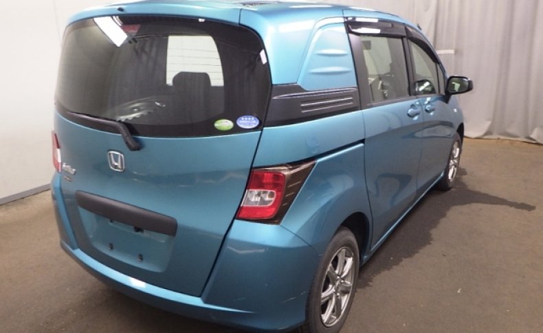 HONDA FREED SPIKE 4WD C 2010