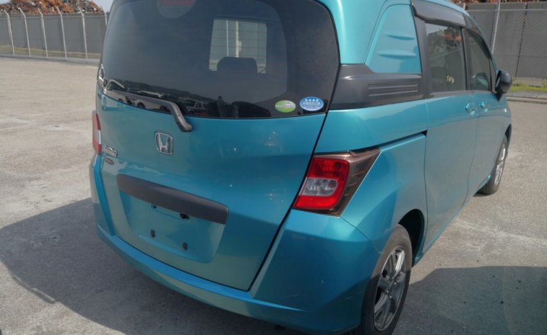 HONDA FREED SPIKE 4WD C 2010