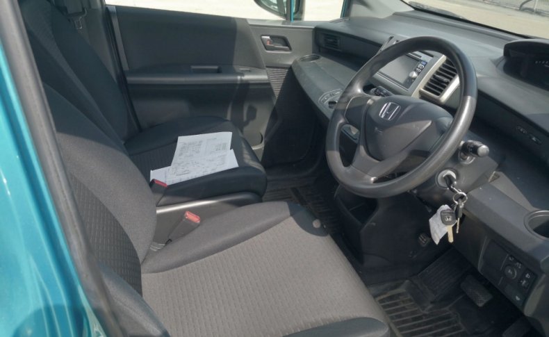 HONDA FREED SPIKE 4WD C 2010