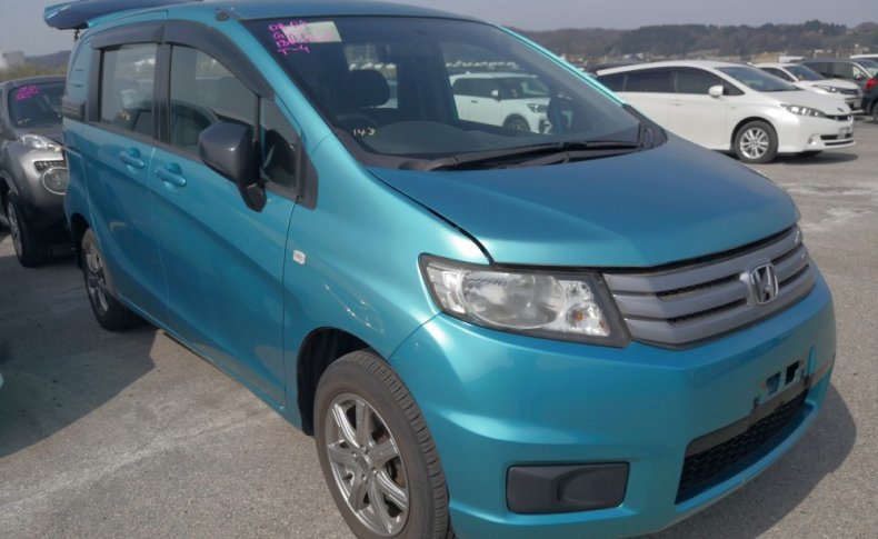 HONDA FREED SPIKE 4WD C 2010