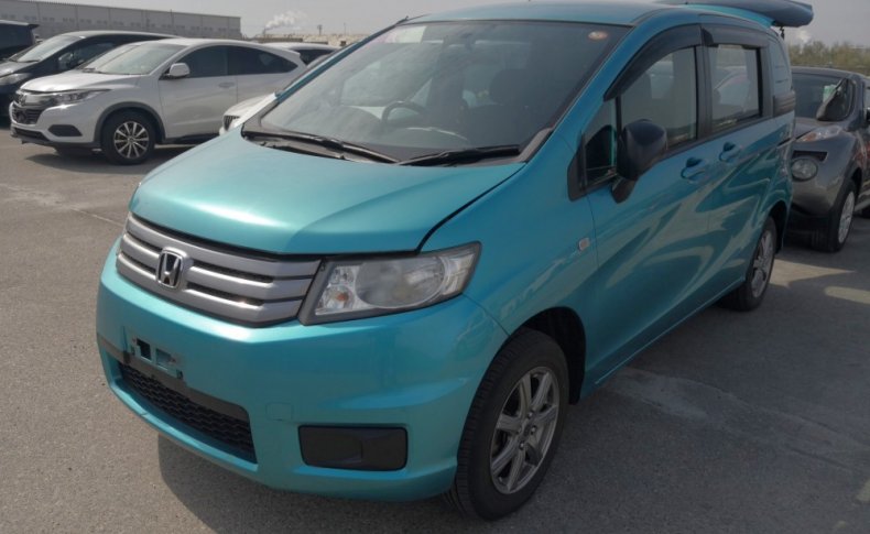 HONDA FREED SPIKE 4WD C 2010