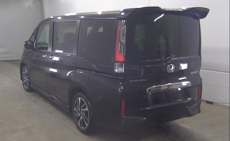 HONDA STEPWGN COOL SPIRIT 7 SEATS 2016