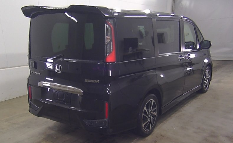 HONDA STEPWGN COOL SPIRIT 7 SEATS 2016