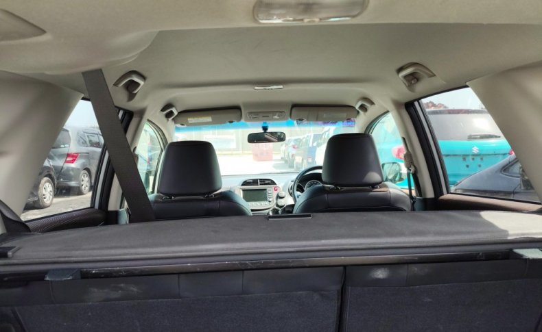 HONDA FIT SHUTTLE 15X L Package 2011