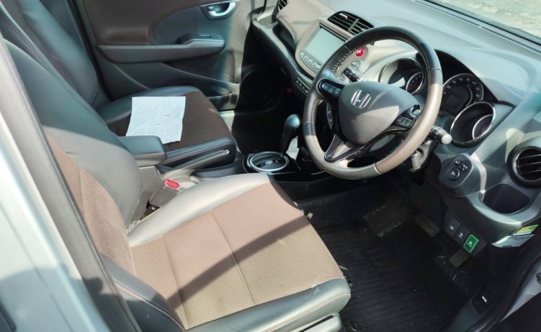 HONDA FIT SHUTTLE 15X L Package 2011