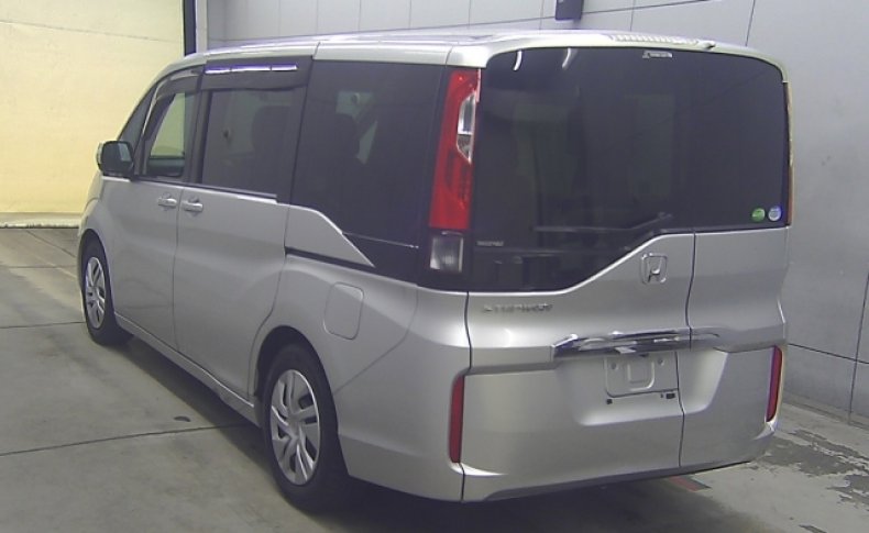 HONDA STEPWGN G 7seats 2015