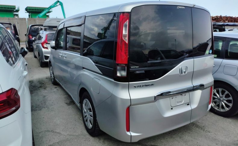 HONDA STEPWGN G 7seats 2015