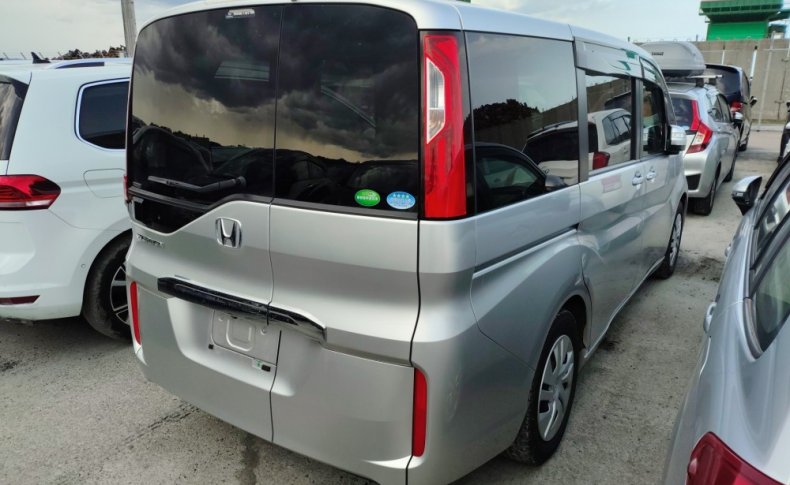 HONDA STEPWGN G 7seats 2015