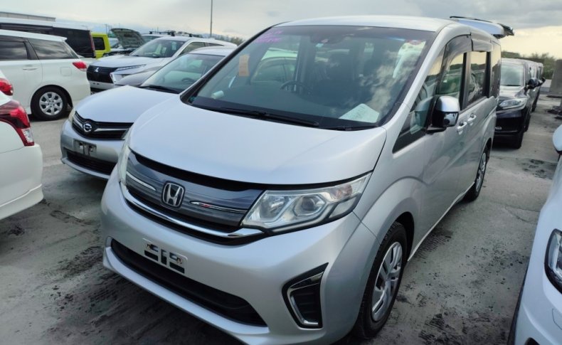 HONDA STEPWGN G 7seats 2015