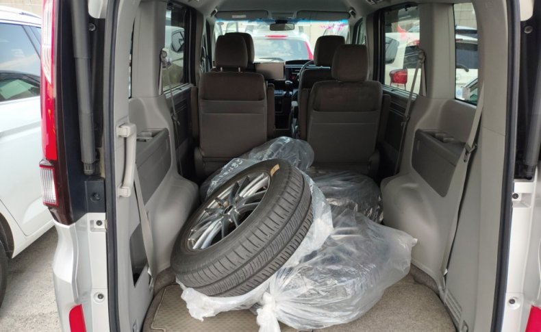 HONDA STEPWGN G 7seats 2015