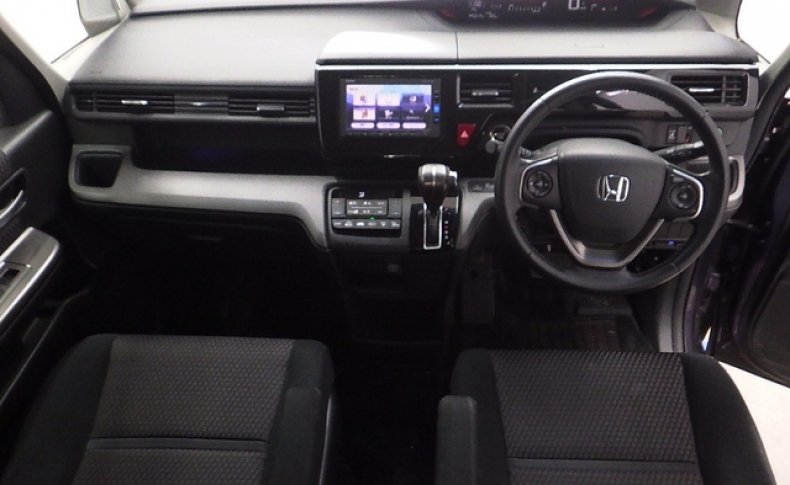 HONDA STEPWGN 8seats 2015