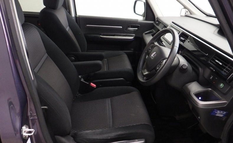HONDA STEPWGN 8seats 2015