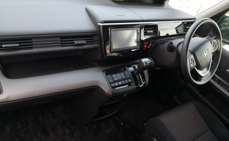 HONDA STEPWGN 8seats 2015