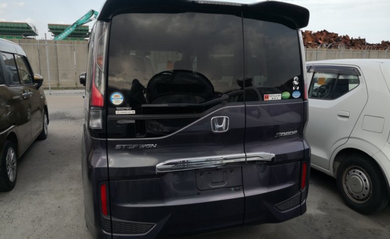 HONDA STEPWGN 8seats 2015