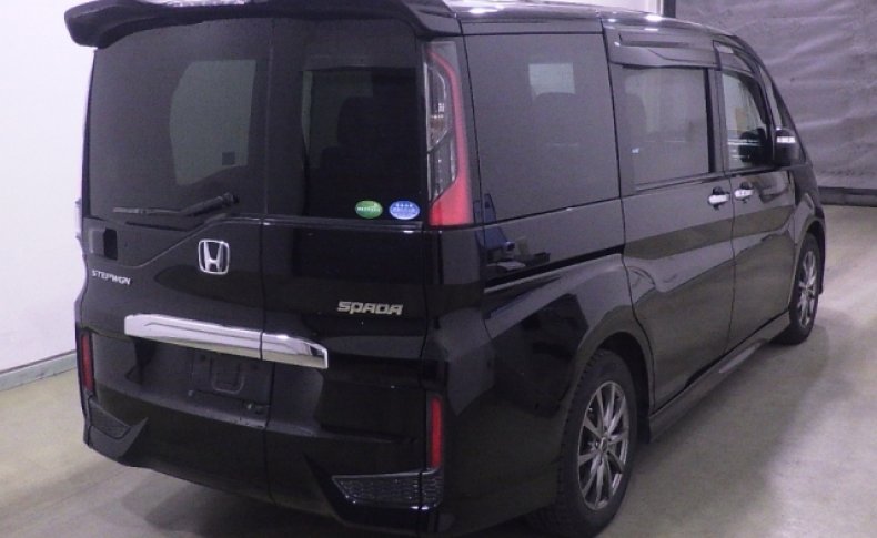 HONDA STEPWGN 7 seats 2015