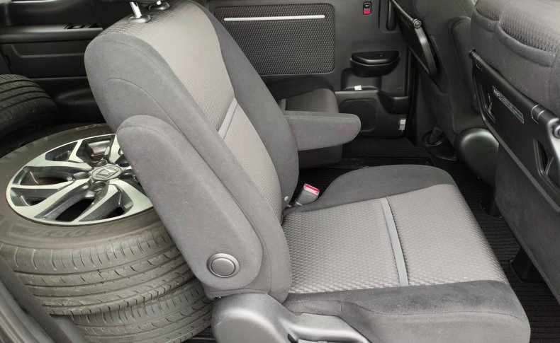 HONDA STEPWGN 7 seats 2015