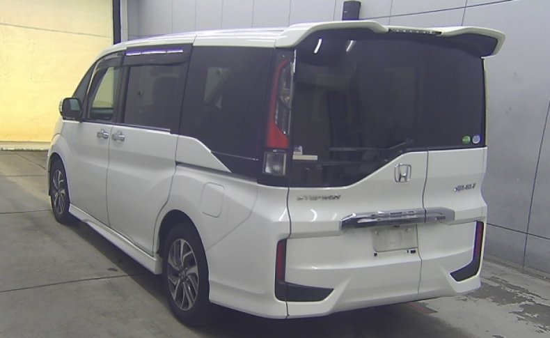 HONDA STEPWGN 7 Seats 2015