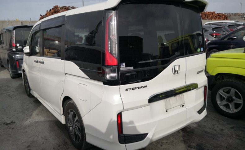 HONDA STEPWGN 7 Seats 2015
