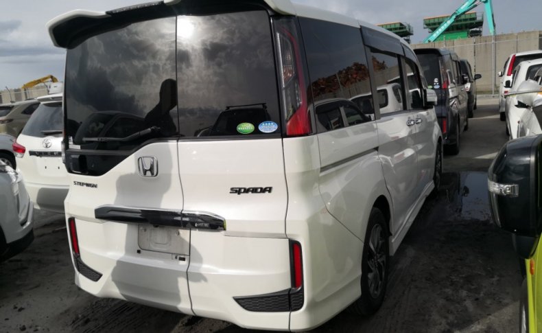 HONDA STEPWGN 7 Seats 2015