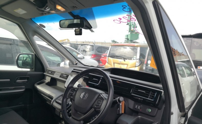 HONDA STEPWGN 7 Seats 2015