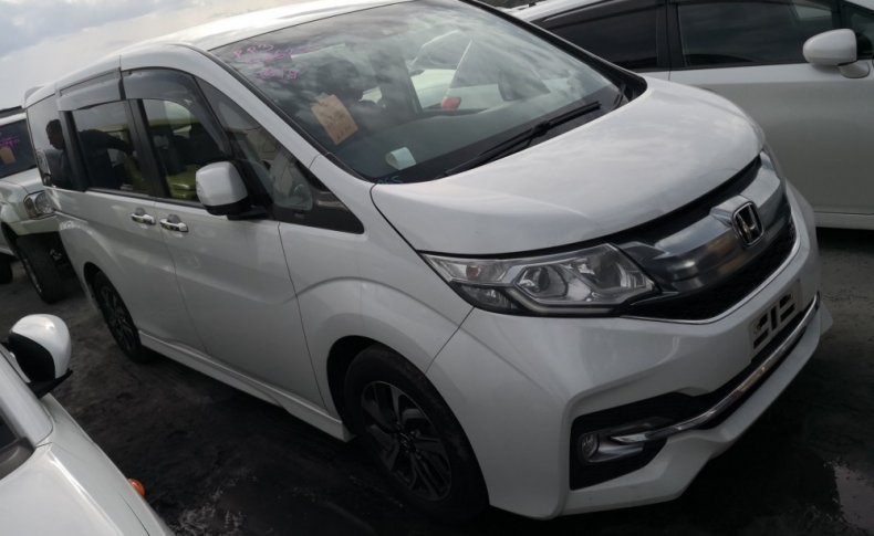 HONDA STEPWGN 7 Seats 2015